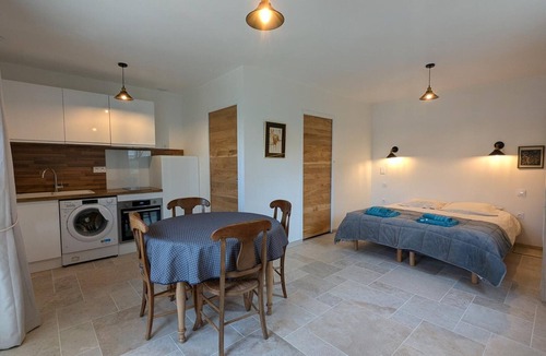 Baignes-Sainte-Radegonde Apartment | Modern studio with WiFi and parking in Baignes