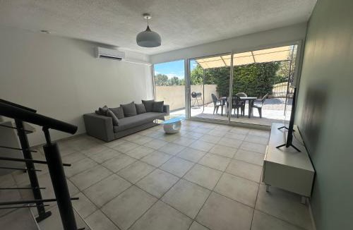 Chateau-Arnoux-Saint-Auban House | Moderne, climatisé et barbecue privé