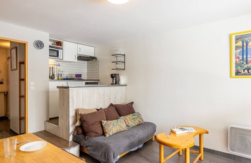 Montgellafrey Apartment | Modern studio for 4, south balcony, near slopes, Roc Rouge