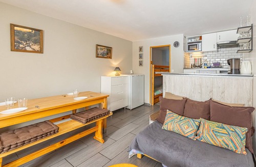 Montgellafrey Apartment | Modern studio for 4, south balcony, near slopes, Roc Rouge