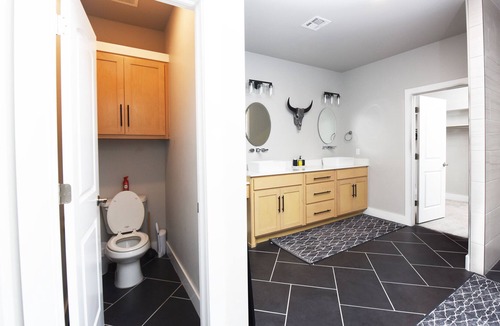 Yukon House | Modern Fresh Air Home Close to Downtown and Airport!