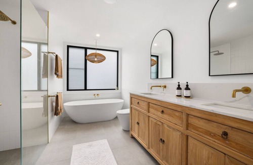 Queenscliff House | Modern Freshwater Beach Pad