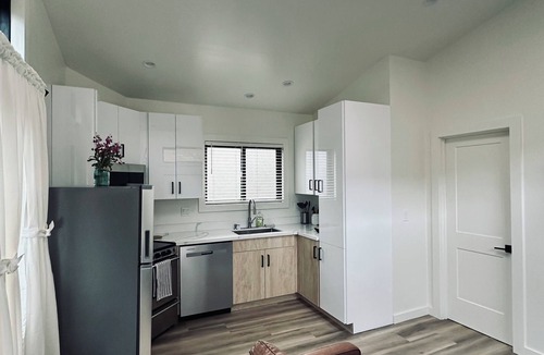 Pinole Cottage | Modern, Fully Equipped Cottage in Pinole Valley!