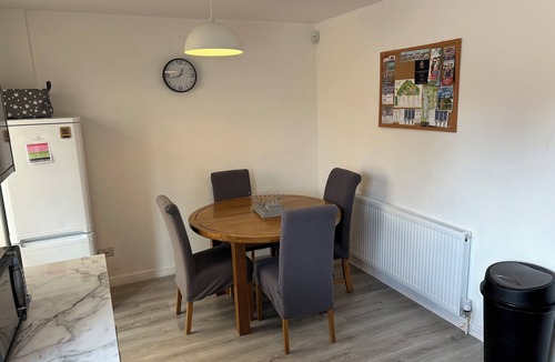 Ridgeway House | Modern fully functioning sleep 5 Home