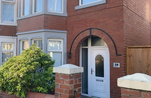 Blackpool House | Modern Fully refurbished 3 bedroom home