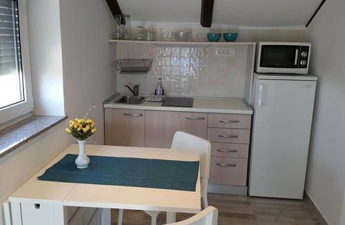 Mali Maj Apartment | Modern furnished studio apartment