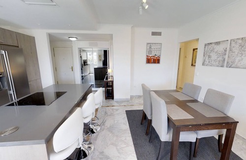 San Pedro de Alcantara Apartment | Modern Gated Apartment near Beach & Puerto Banus