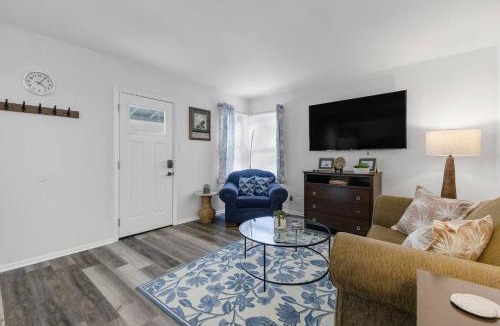 St. Joseph Apartment | Modern Garden 1BR | Laundry + Pets OK | Quiet