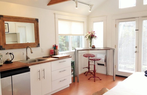 West Eugene House | Modern Garden Oasis by CosiDesign