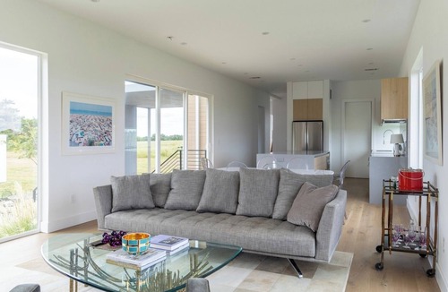 Carmine House | Modern Gem/4 bed-4.5 bath. Pet-friendly!