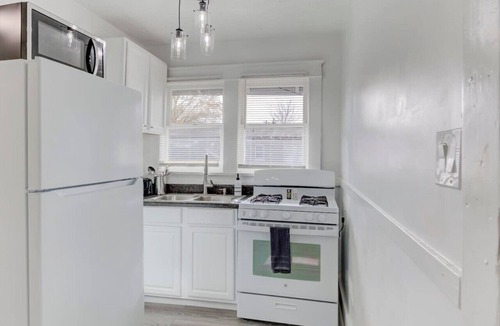 Cooper-Young Historic District Apartment | Modern Gem in Cooper-Young: Remodeled Haven