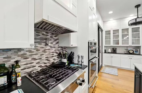 Travis Heights House | Modern Gem in Popular SoCO area, steps from South Congress dining and shopping