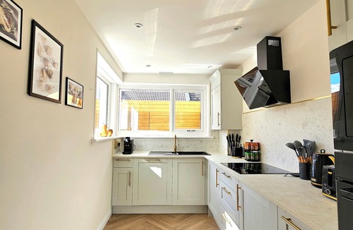 Glasgow House | Modern Gem with free parking