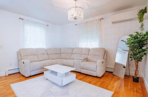 Cash Corner House | Modern Getaway By The Sea