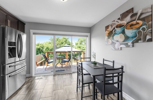 Boblo Island House | Modern Getaway In Amherstburg | Wine, Style & Relaxation