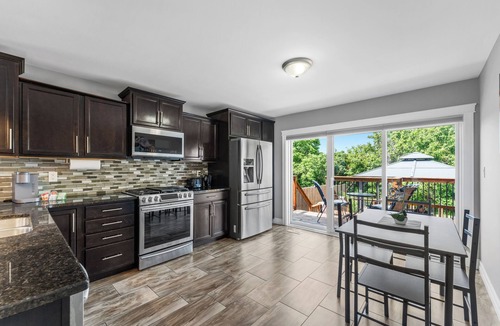 Boblo Island House | Modern Getaway In Amherstburg | Wine, Style & Relaxation
