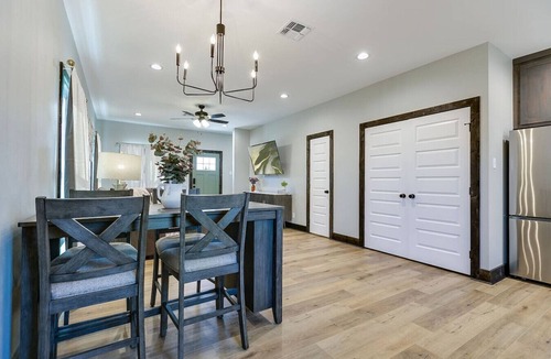 San Angelo House | Modern Getaway/New/2 BR-2.5 BA