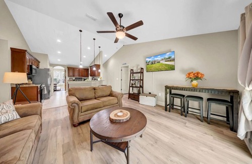 Fellowship House | Modern Getaway-Private Tub & Game Room