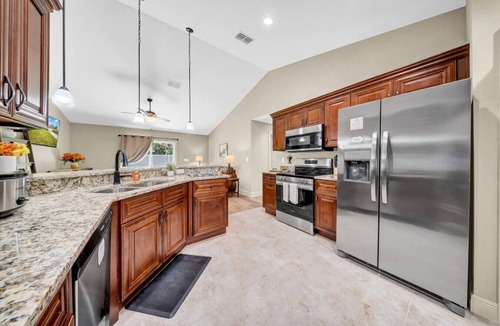 Fellowship House | Modern Getaway-Private Tub & Game Room