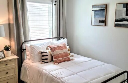 Acworth House | Modern Getaway w/ Private Firepit Backyard