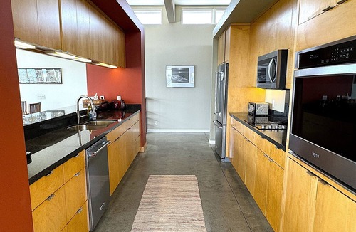 Watsonville House | Modern, glass oceanfront, views, beach for miles!