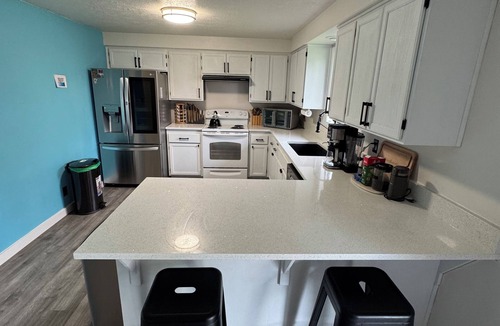 Keizer House | Modern Golf Oasis.