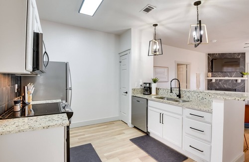 Graford Cabin | Modern Graford Cabin: Walk to Possum Kingdom Lake!