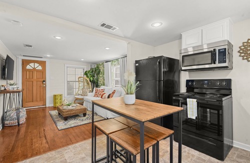 Mid City South House | Modern Grande Home! 3BR 2 Kitchens! Fenced Yard!