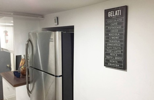 Old East York Apartment | Modern Greektown Apartment - 2 Bedrooms