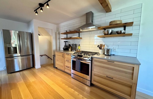 Green Lake House | Modern Green Lake Home w/2 Living Areas + Soaking Tub