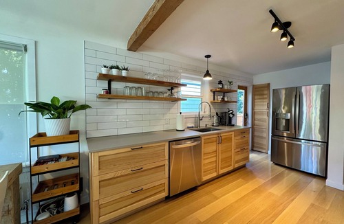 Green Lake House | Modern Green Lake Home w/2 Living Areas + Soaking Tub