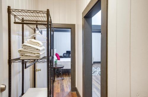 Greenwood Apartment | Modern Greenwood Studio < 1 Mi to Downtown!