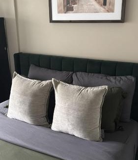 Port Hope Apartment | Modern Group Condo