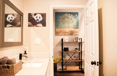 Wallisville House | Modern Guest Home in Wallisville!
