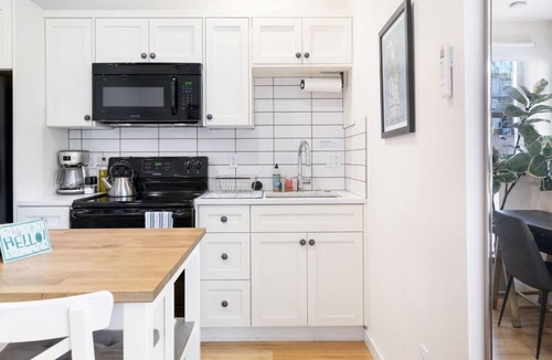 Boise Apartment | Modern Guest Studio in Portland’s Vibrant Boise District