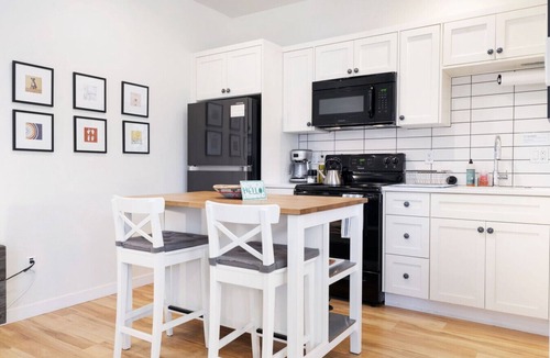 Boise Apartment | Modern Guest Studio in Portland’s Vibrant Boise District