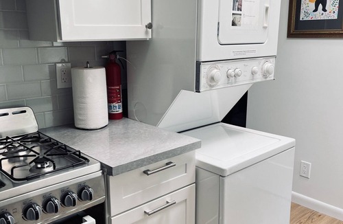 San Bruno Apartment | Modern Guest Studio Near SFO with Kitchen & Laundry