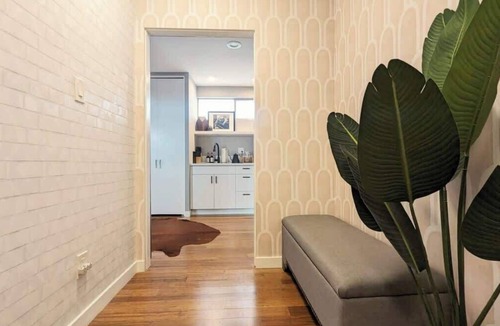 Ladera Heights Apartment | Modern Guest Villa Near LAX, LA Stadiums & Beaches