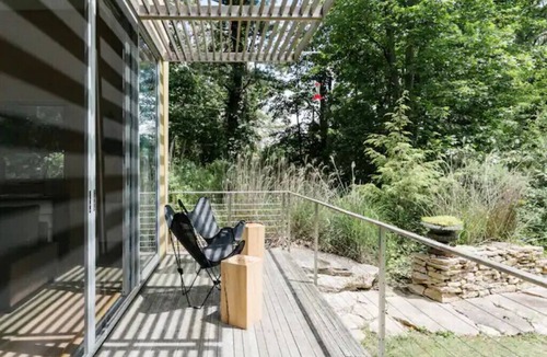 Guilford Cabin | MODERN GUESTHOUSE IN PRIVATE SETTING