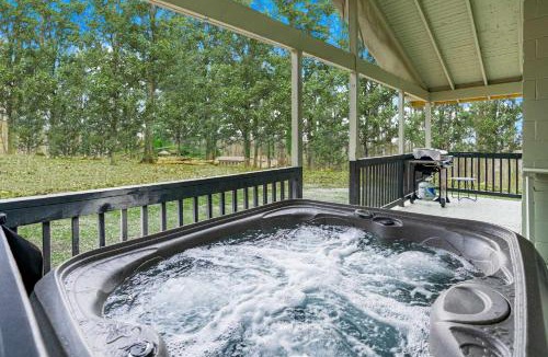 Kabletown Ski Chalet | Modern Harpers Ferry Cabin w Hot Tub Deck WiFi