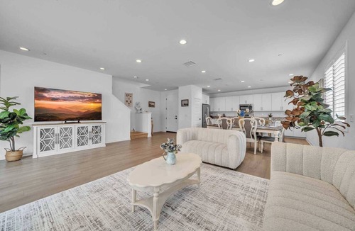 Fontana House | Modern Haven on Calla Lily Dr #42555