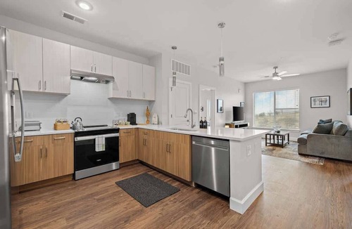The Gulch Apartment | Modern Haven | Walk 2 Gulch & Broadway