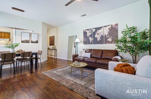Clarksville House | Modern Haven with King Suite and Impeccable Location