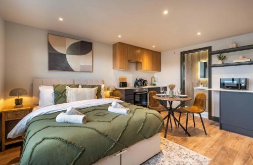 Friern Barnet Apartment | Modern Heated Studio, Quiet & Comfortable