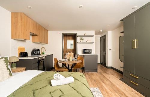 Friern Barnet Apartment | Modern Heated Studio, Quiet & Comfortable