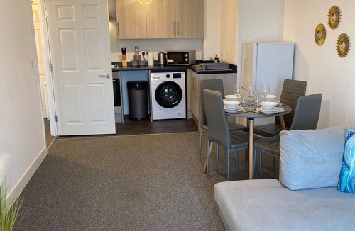 George Green Apartment | Modern Heathrow 1 Bed Serviced Apartment