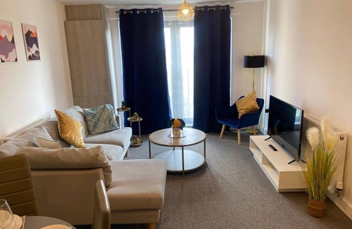 George Green Apartment | Modern Heathrow 1 Bed Serviced Apartment