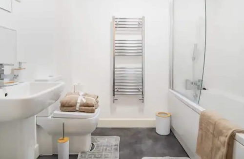 George Green Apartment | Modern Heathrow 2 Bed Serviced Apartment