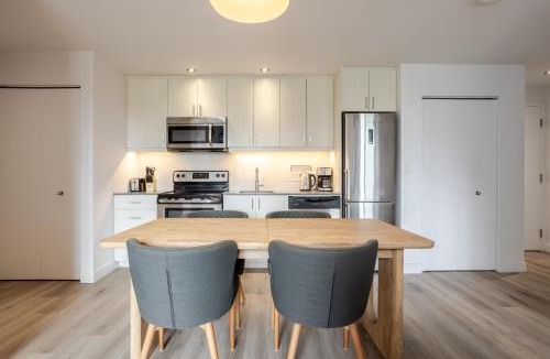 Cite Multimedia Apartment | Modern Heritage Stay Upscale 2BR in Old Port