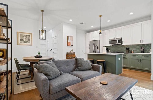 Dawson House | Modern Hideaway w Private Upper Deck | Near SoCo Eats, Zilker Days, Moody Nights
